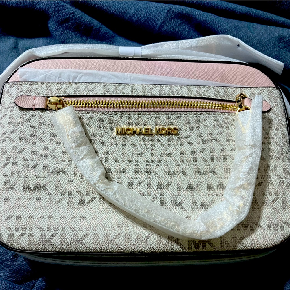 Michael kors cross body
